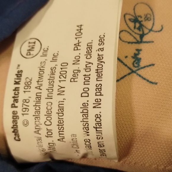 CHRISMAS RARE New York Police Dept NYPD CABBAGE PATCH DOLL copyright 1978, 82 - Picture 4 of 16